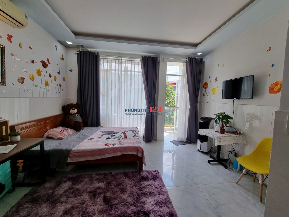 Cho thuê phòng có ban công tại trung tâm Quận 7