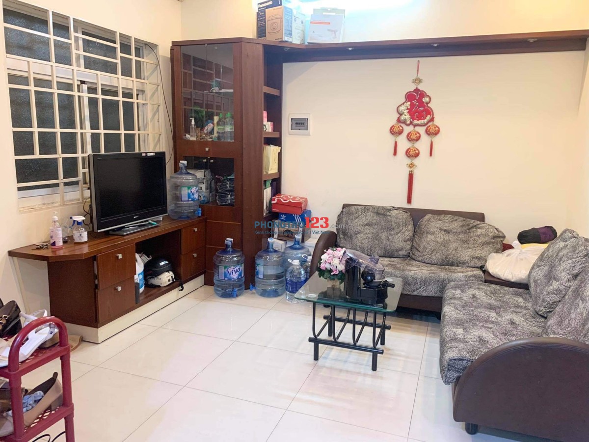 Cho 1-2 nữ thuê ở ghép trong 1 phòng tại Chung cư H2, Vĩnh Khánh, quận 4. Tháng 11 dọn vào ở