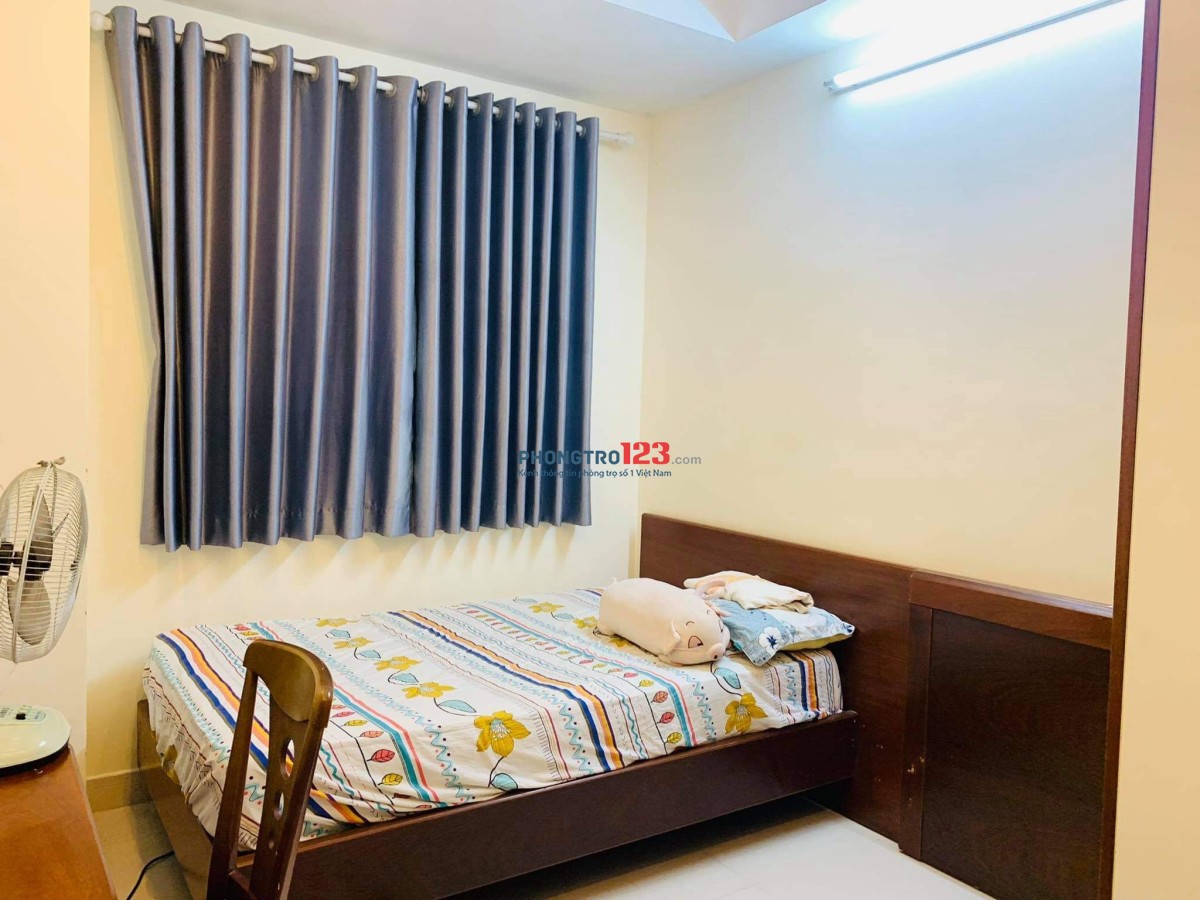 Cho 1-2 nữ thuê ở ghép trong 1 phòng tại Chung cư H2, Vĩnh Khánh, quận 4. Tháng 11 dọn vào ở