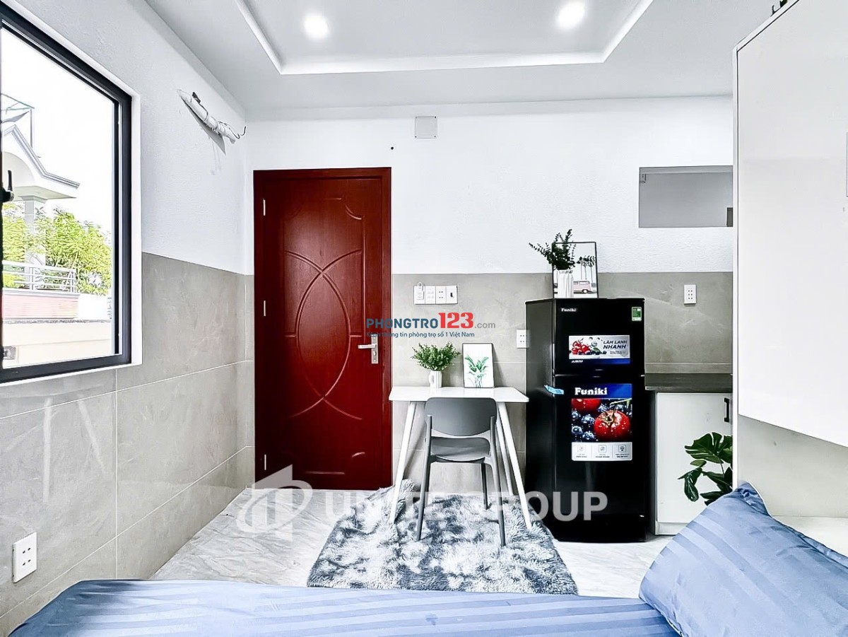 Siêu phẩm phòng trọ Quận 10, Ban công, gần Đại học Hoa Sen, Đại học Bách Khoa, Đại học Kinh tế