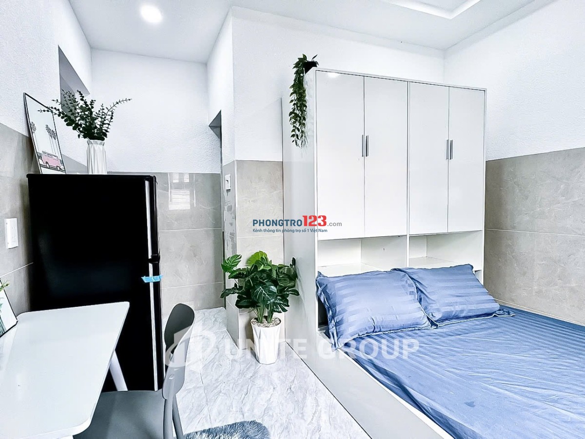 Siêu phẩm phòng trọ Quận 10, Ban công, gần Đại học Hoa Sen, Đại học Bách Khoa, Đại học Kinh tế