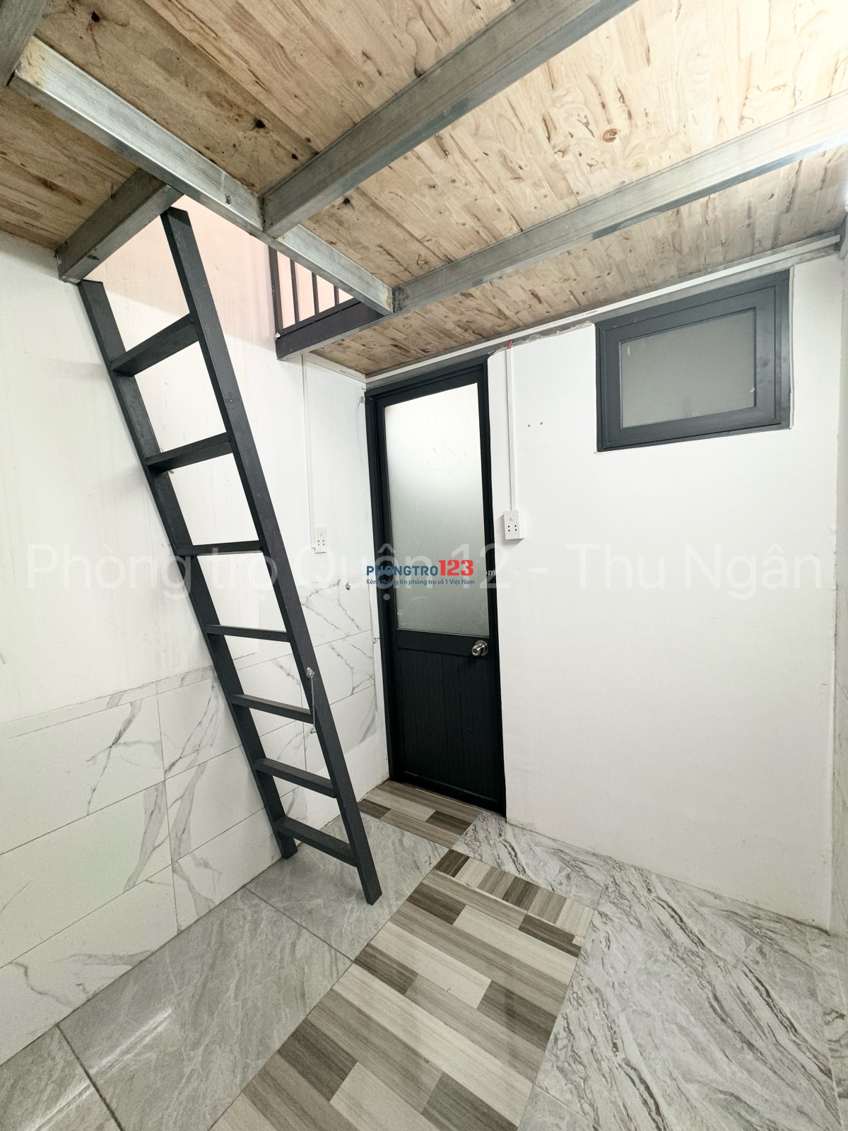 Phòng Mới Xây - Máy Lạnh - Ngay CV Quang Trung