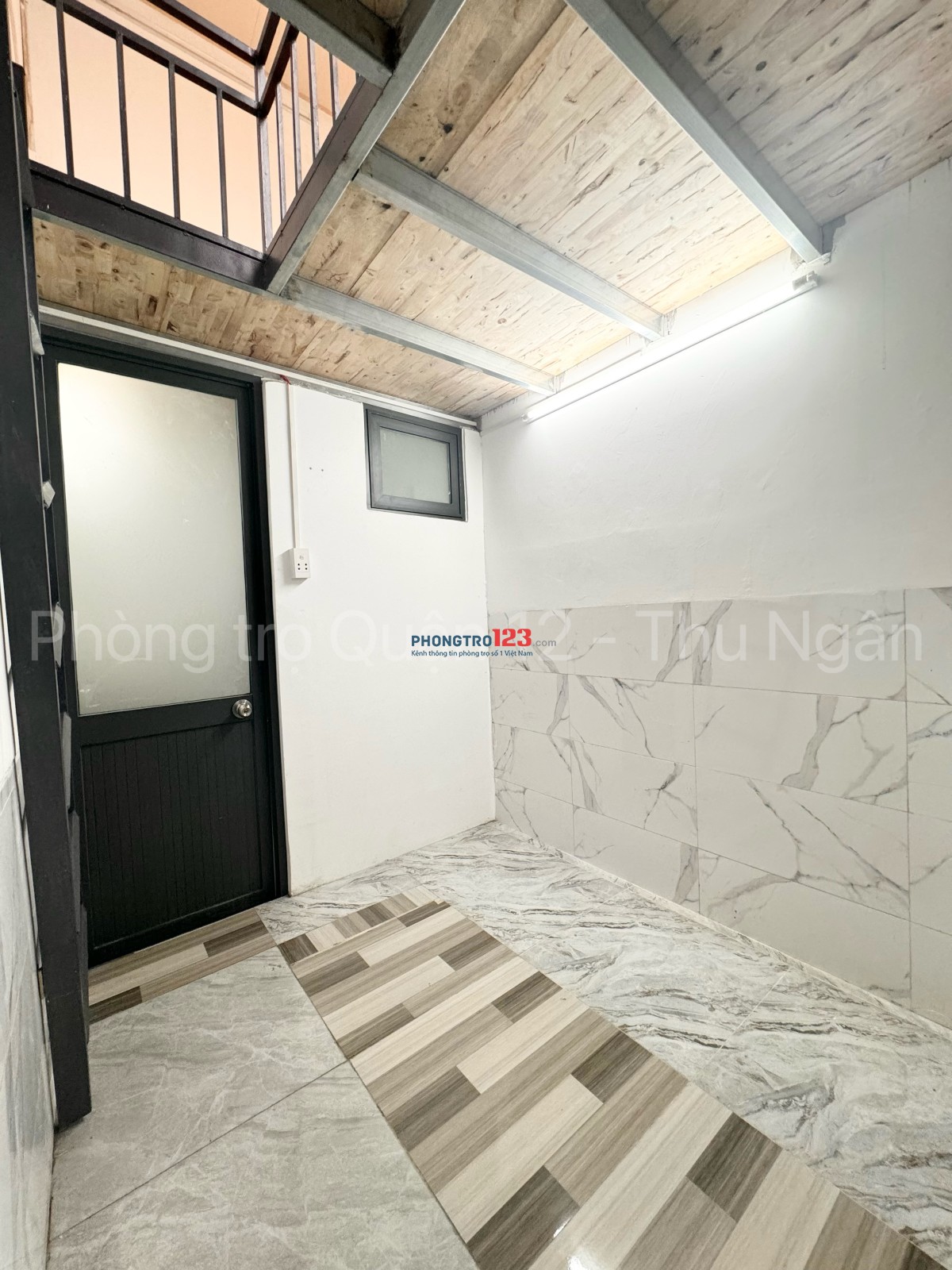 Phòng Mới Xây - Máy Lạnh - Ngay CV Quang Trung