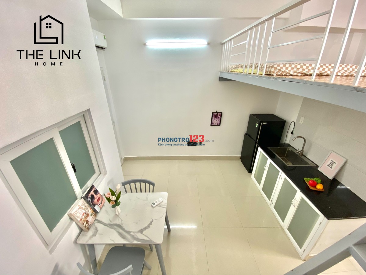 Phòng có gác full nội thất giá rẻ gần Ngã Tư Hàng Xanh ở được 4 người - 4 xe!