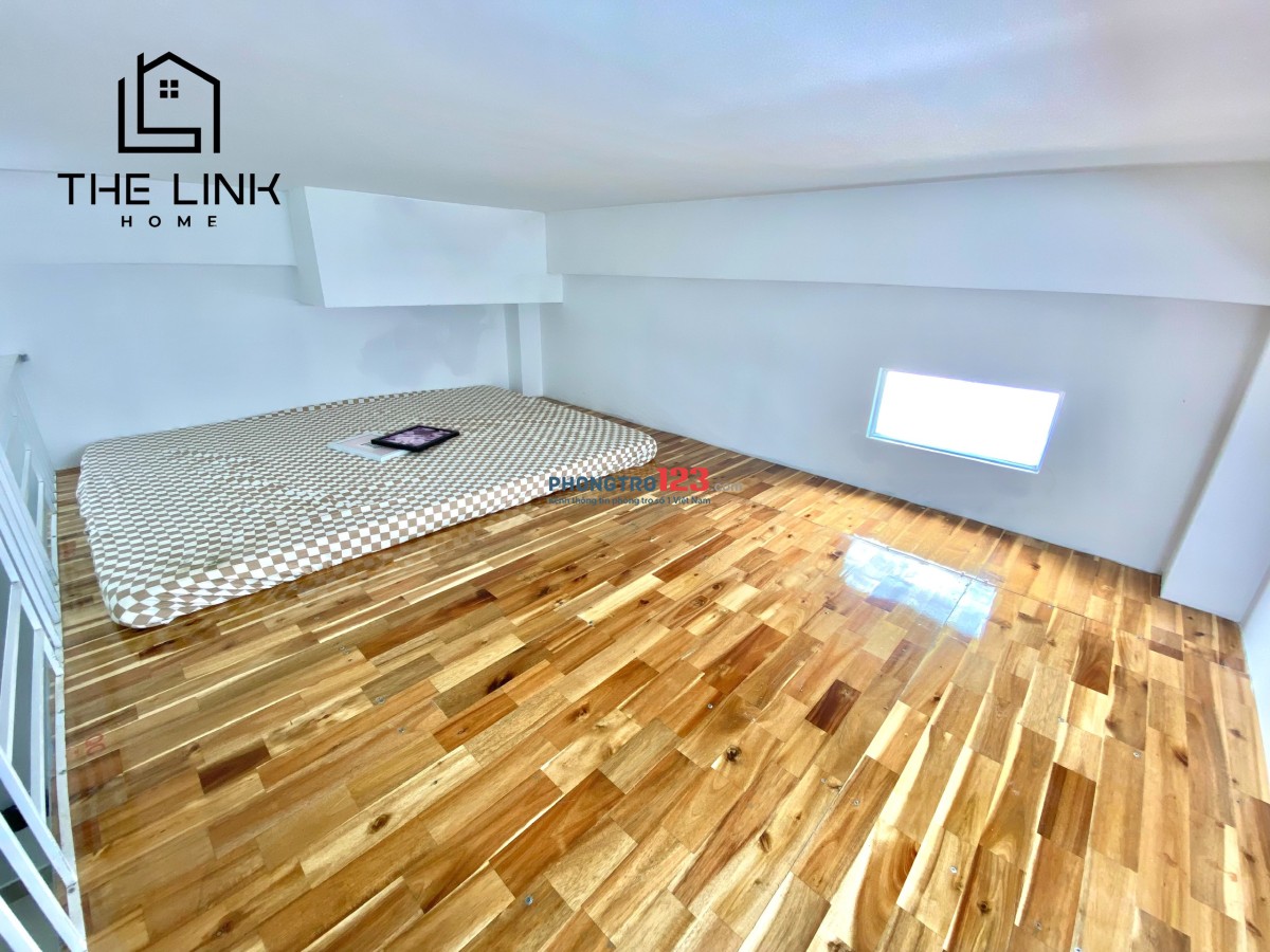 Phòng có gác full nội thất giá rẻ gần Ngã Tư Hàng Xanh ở được 4 người - 4 xe!