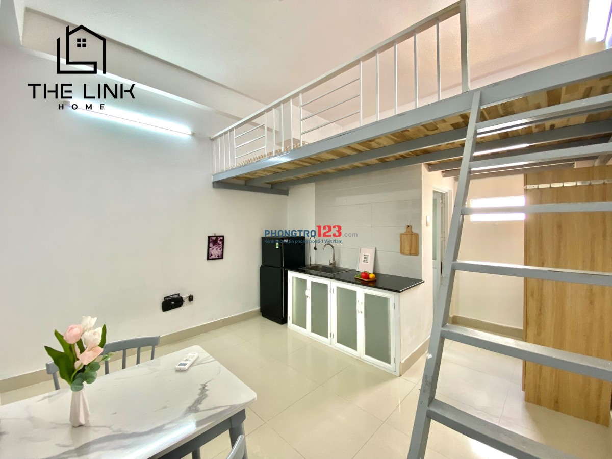 Phòng có gác full nội thất giá rẻ gần Ngã Tư Hàng Xanh ở được 4 người - 4 xe!