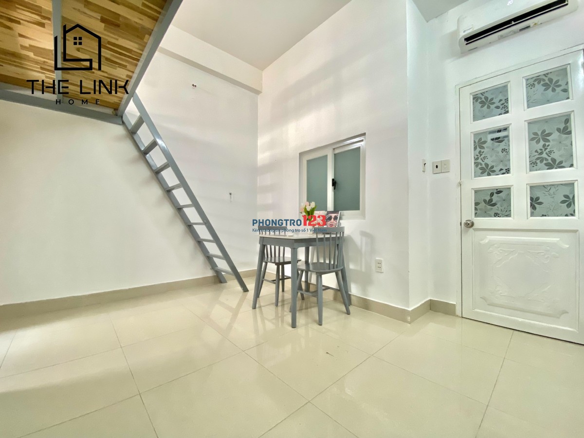 Phòng có gác full nội thất giá rẻ gần Ngã Tư Hàng Xanh ở được 4 người - 4 xe!
