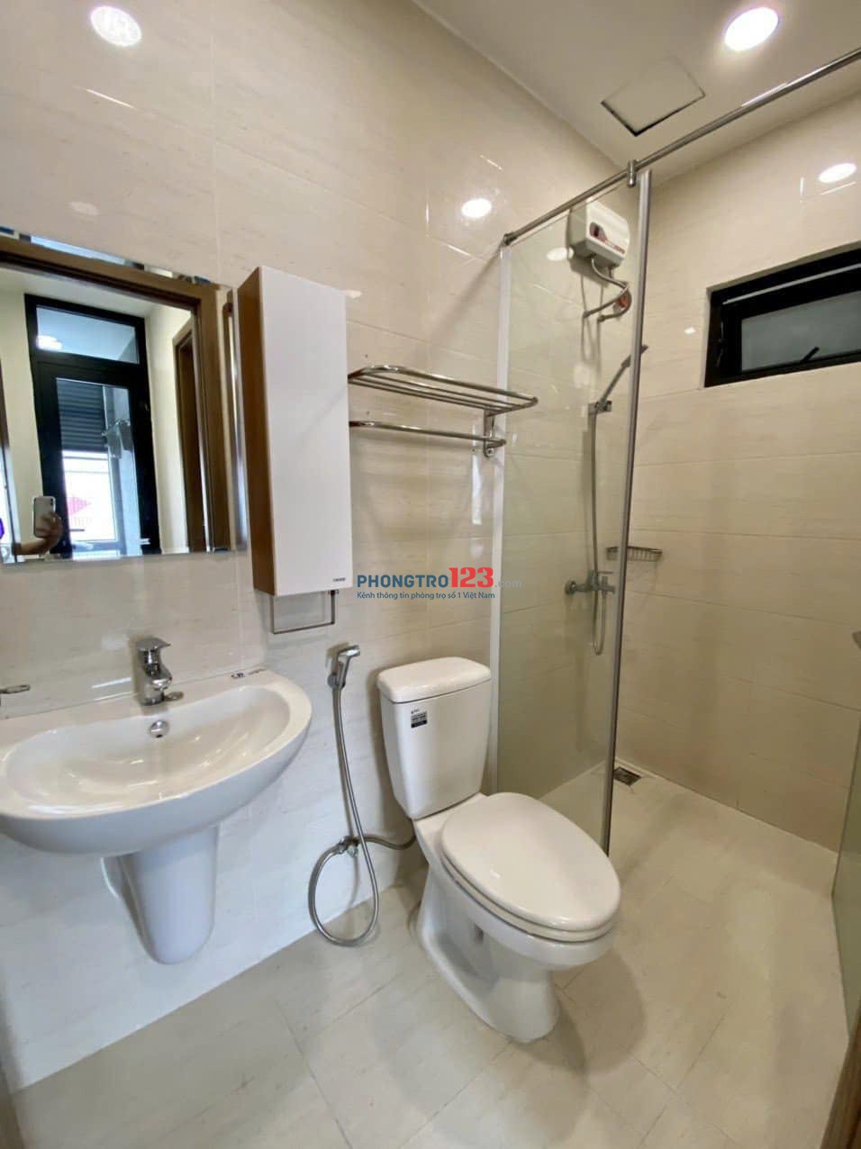 Cho thuê căn hộ 2 phòng ngủ 2 toilets 65m2 full nội thất ngay Nơ Trang Long Q. Bình Thạnh