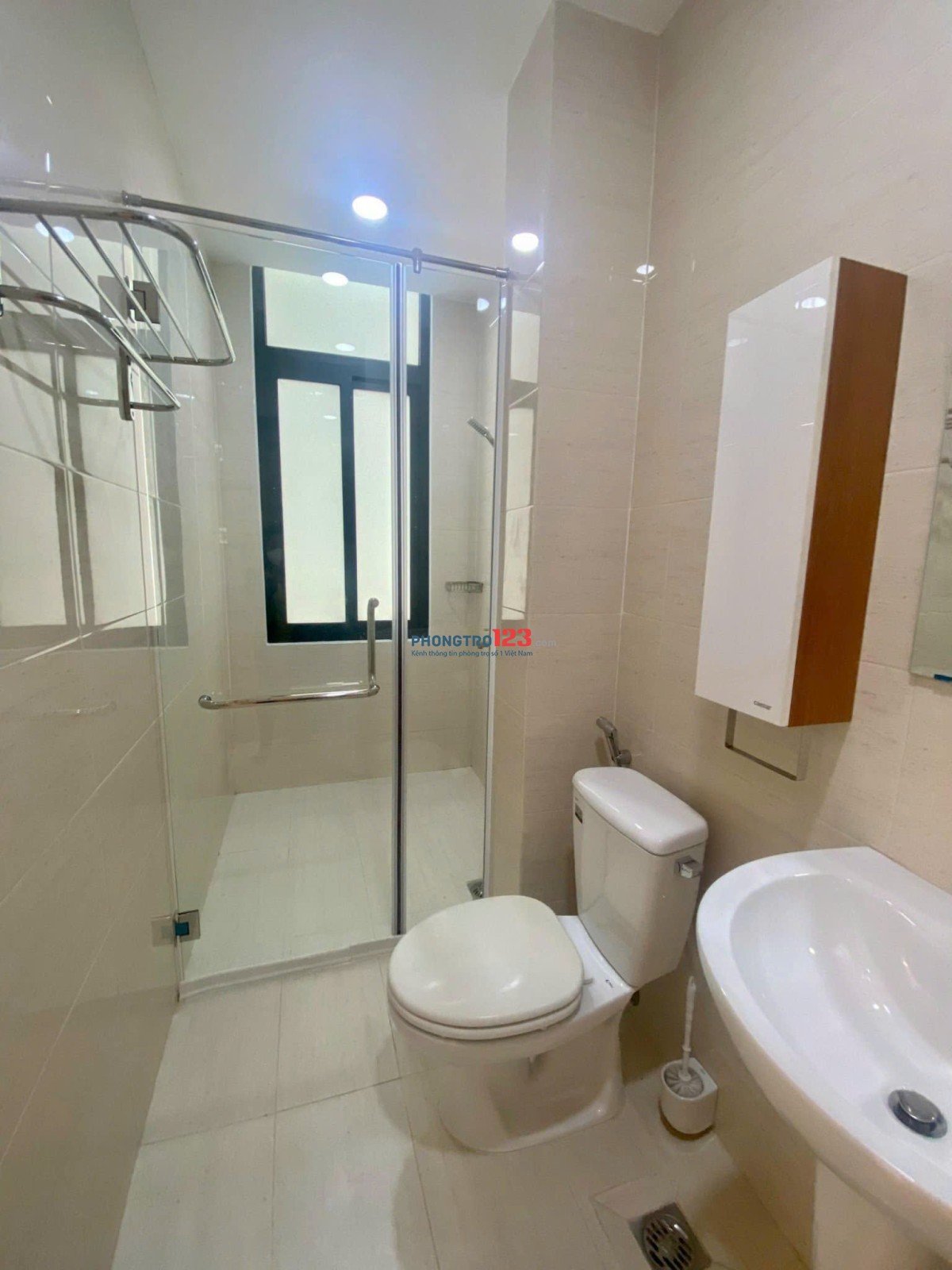 Cho thuê căn hộ 2 phòng ngủ 2 toilets 65m2 full nội thất ngay Nơ Trang Long Q. Bình Thạnh