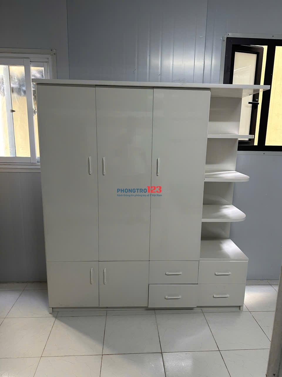 Còn Phòng số 6 ở tầng 3, rộng 30m2 cho tối đa 4 người, cách trường Kinh Doanh và Công Nghệ 700m