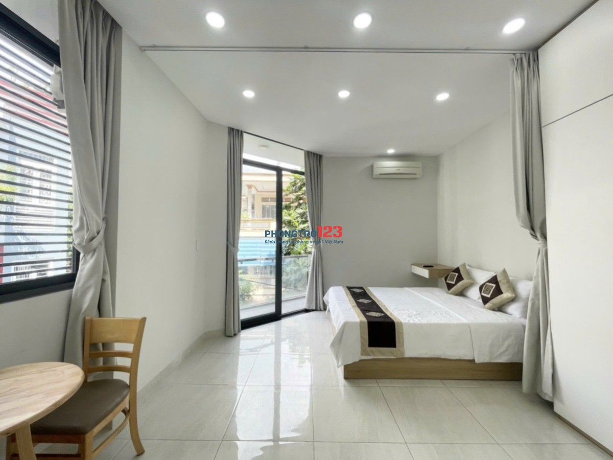 STUDIO BAN CÔNG FULL NỘI THẤT CAO CẤP NGAY SÂN BAY - 30M2 - THANG MÁY