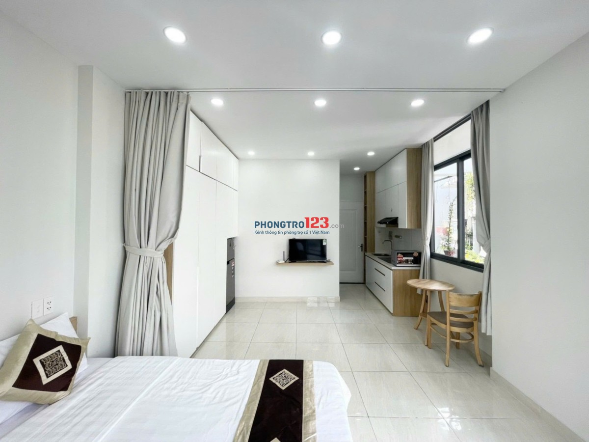 STUDIO BAN CÔNG FULL NỘI THẤT CAO CẤP NGAY SÂN BAY - 30M2 - THANG MÁY