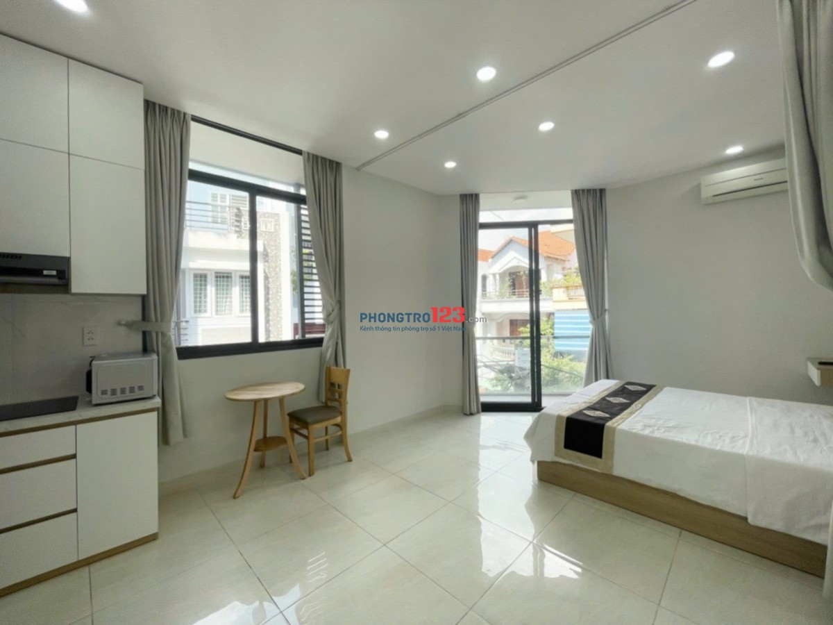 STUDIO BAN CÔNG FULL NỘI THẤT CAO CẤP NGAY SÂN BAY - 30M2 - THANG MÁY