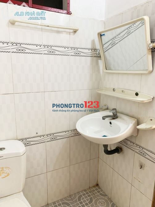 CHO THUÊ PHÒNG 1.7tr /Tháng, QUẬN BÌNH THẠNH, Gần chợ Bà chiểu 200m, 10m2, WC riêng