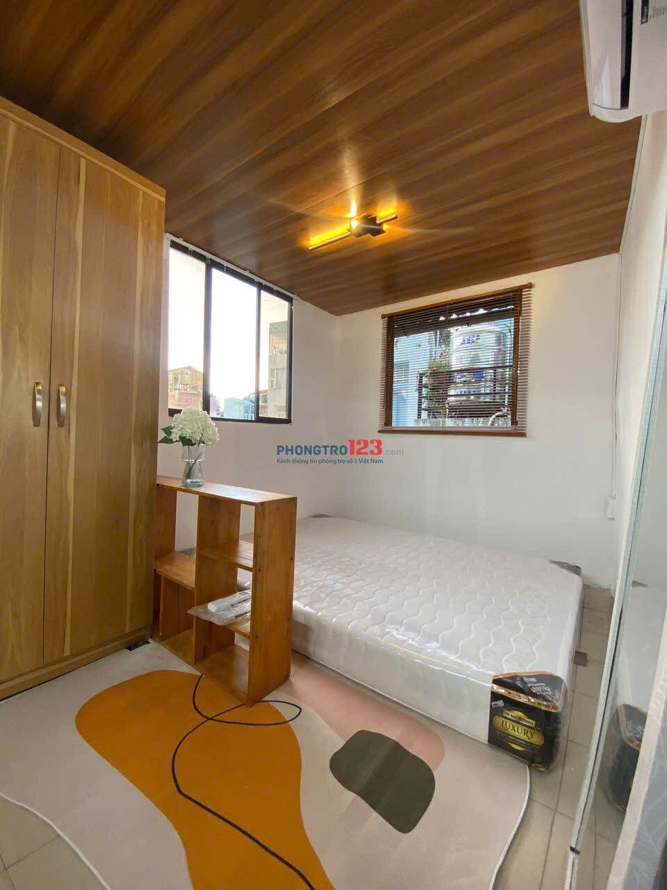 Studio 30m2 Cửa Sổ Lớn- Có 2 Bồn Hoa Ngoài Cửa Sổ- Ngay Nowzon- Tách Bếp- Free 2 Xe- 5 Tr/th