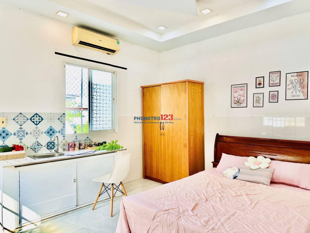 Studio full NT có ban công yêu gần ĐH RMIT, ĐH TDT, LOTTE, Sunrise City, cầu kênh tẻ, chợ Tân quy