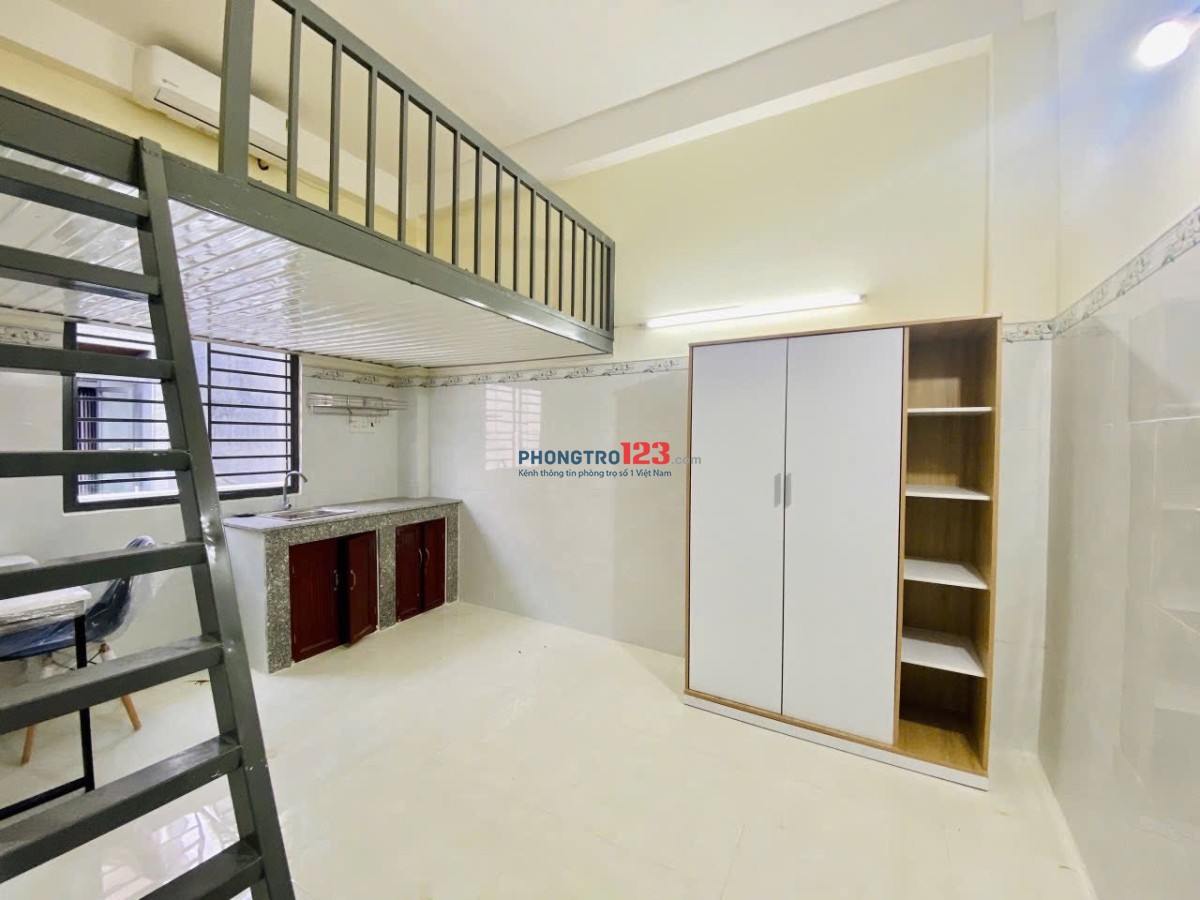 Duplex cửa sổ trời siêu thoáng - 72 Đường Nhất Chi Mai, Phường 13, Quận Tân Bình