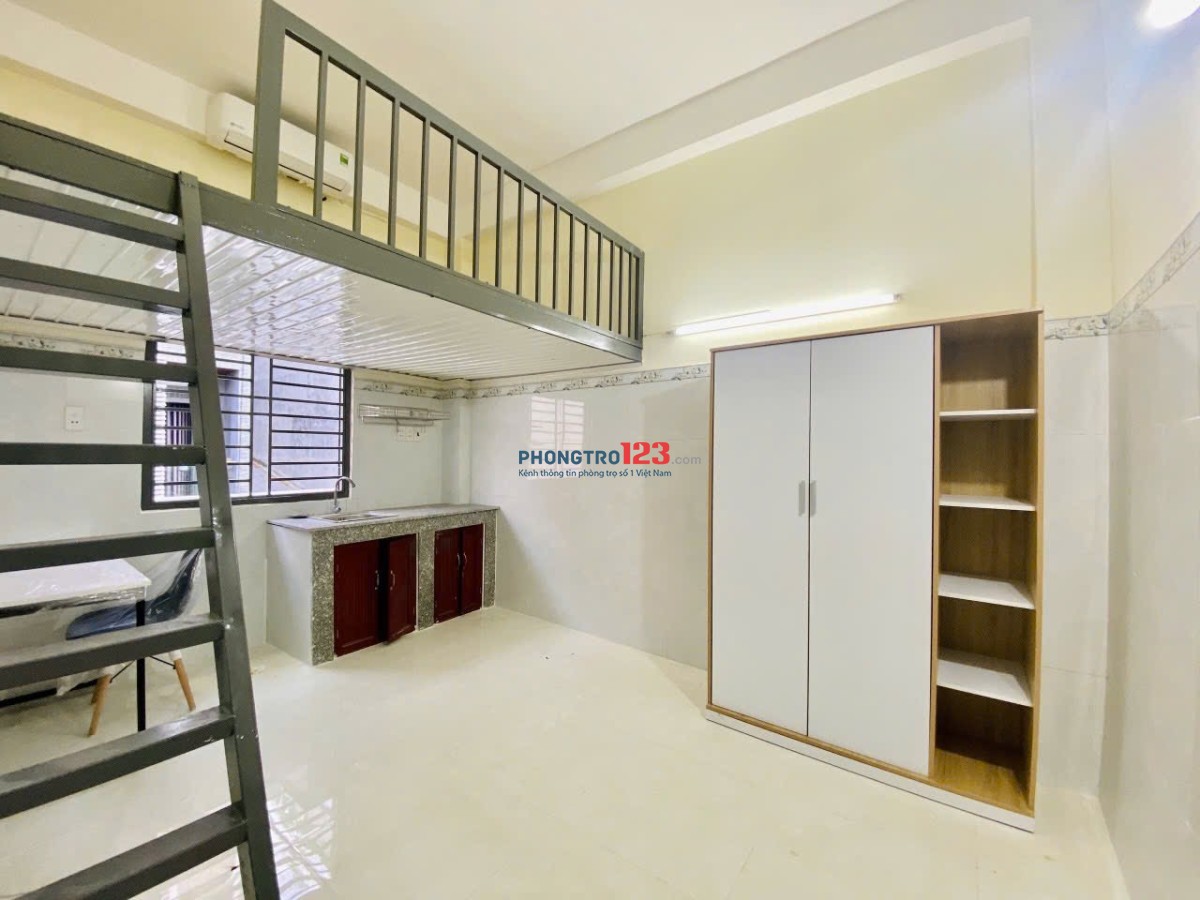 Duplex cửa sổ trời siêu thoáng - 72 Đường Nhất Chi Mai, Phường 13, Quận Tân Bình