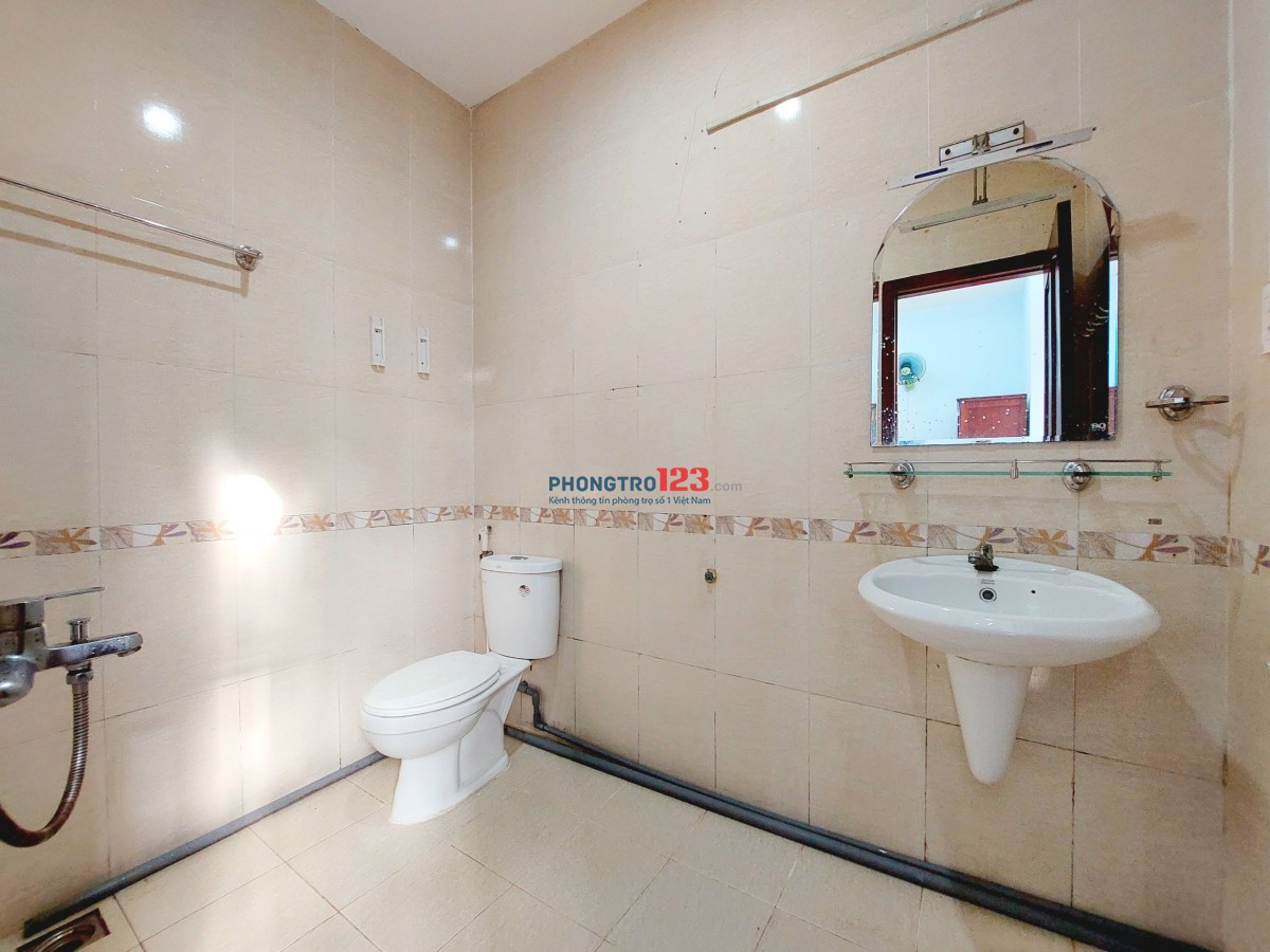 PHÒNG CỬA THOÁNG 30m2 GẦN LÊ VĂN LƯƠNG GIAO PHAN HUY THỰC