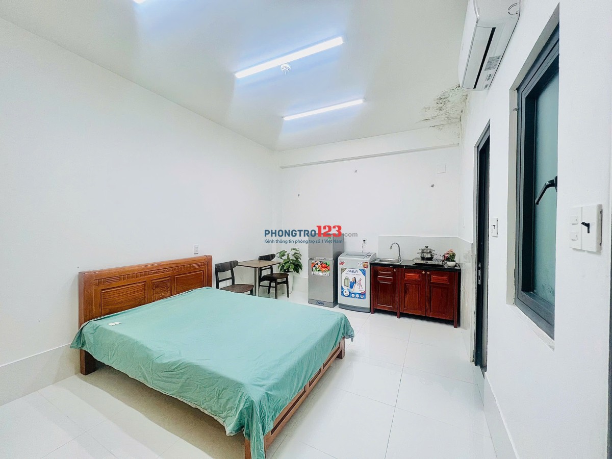 Căn hộ full nội thất mặt tiền Cộng Hòa - hầm xe - thang máy đầy đủ