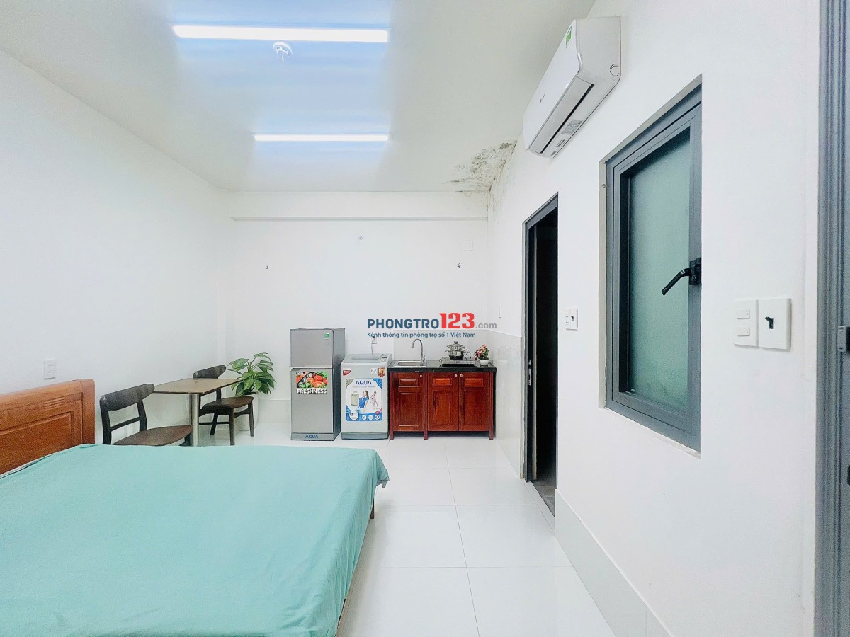 Căn hộ full nội thất mặt tiền Cộng Hòa - hầm xe - thang máy đầy đủ