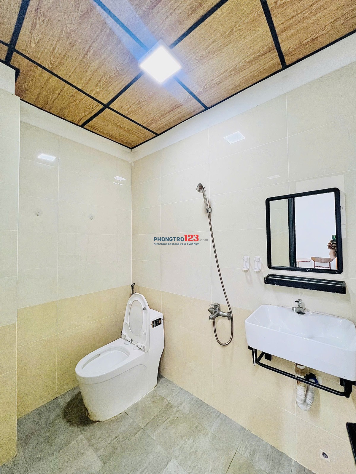 Căn hộ full nội thất mặt tiền Cộng Hòa - hầm xe - thang máy đầy đủ
