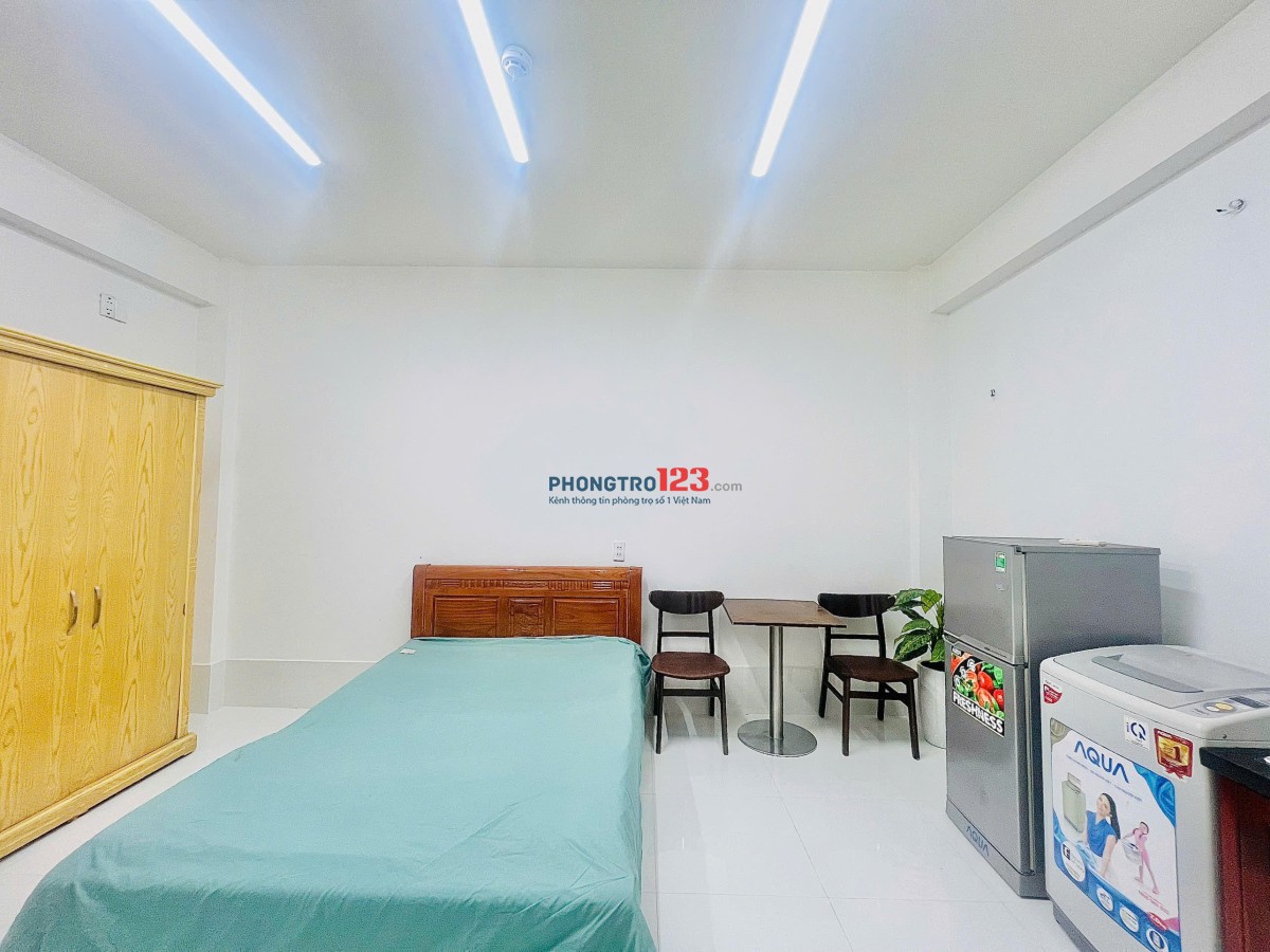 Căn hộ full nội thất mặt tiền Cộng Hòa - hầm xe - thang máy đầy đủ