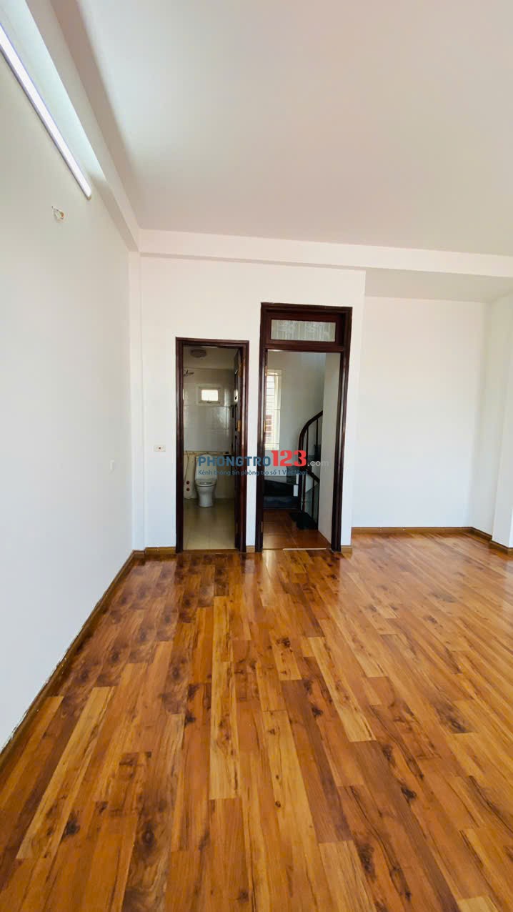 Chính chủ cho thuê nhà 40m2 x 5 tầng tại ngách 6/2 phố Vĩnh Phúc Ba Đình