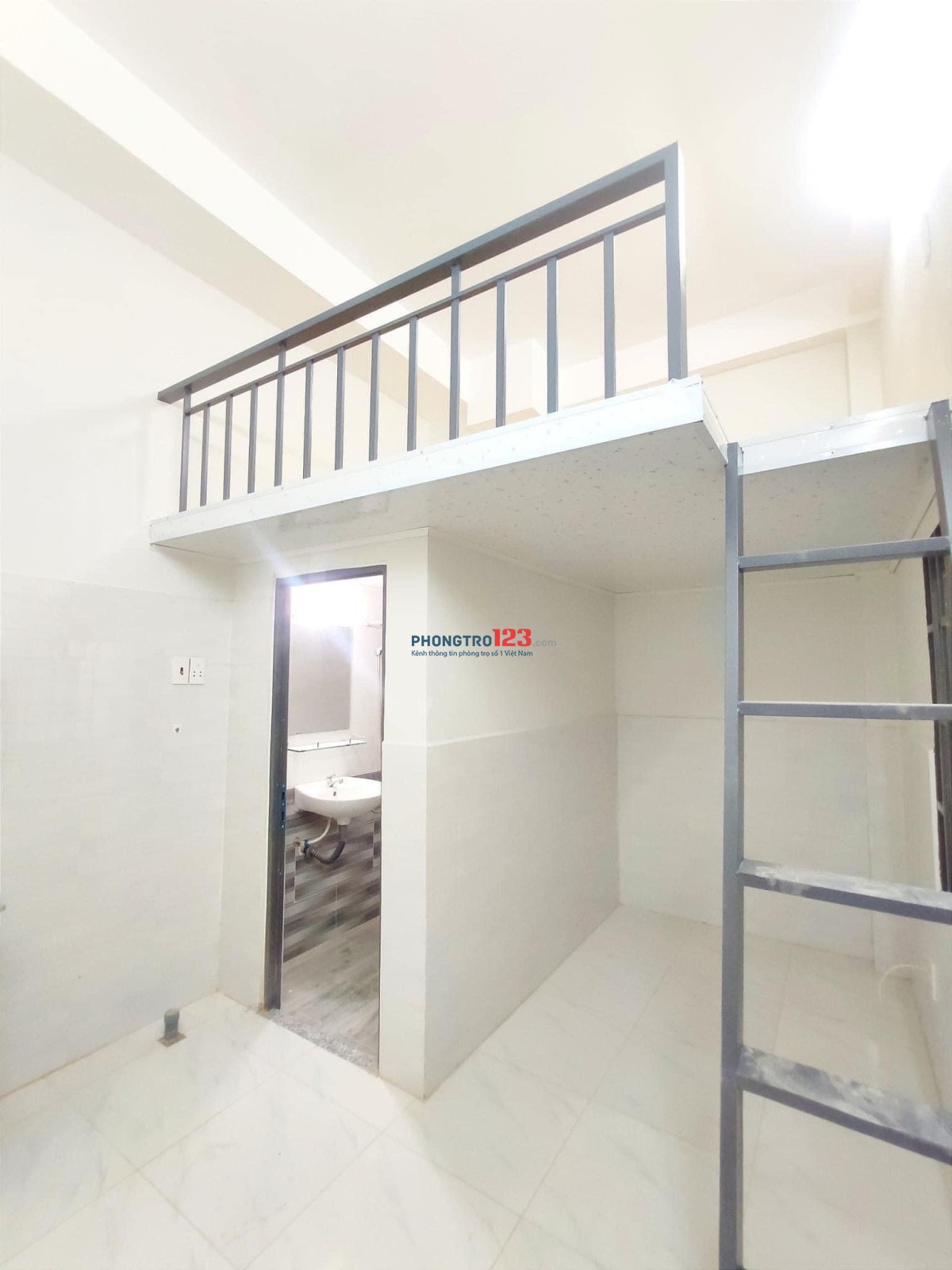 Phòng gác lửng giá rẻ giảm 900k/ tháng đầu tiên gần Thống Nhất