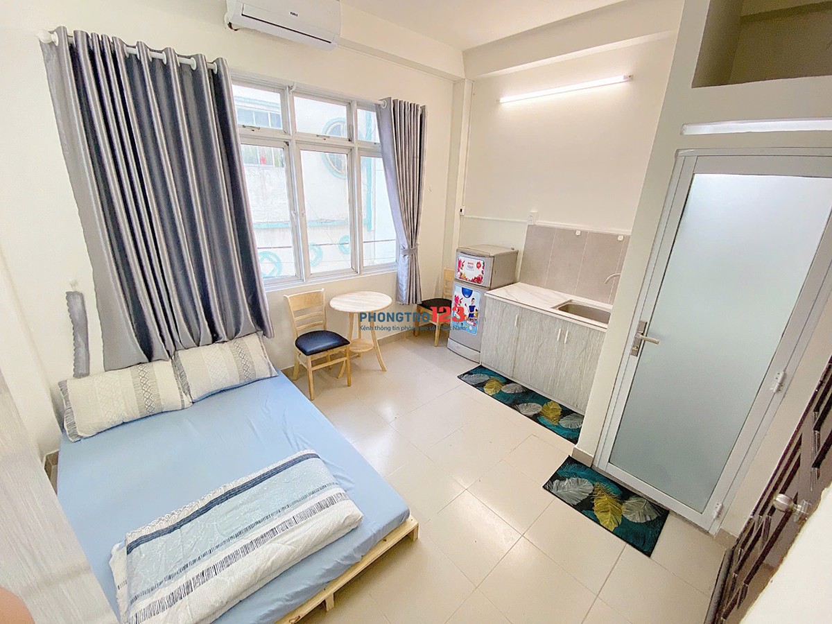 NGAY PHAN XÍCH LONG - STUDIO KO GIỚI HẠN NGƯỜI Ở . Giá chỉ : 4.500.000 Phan Xích Long, P2