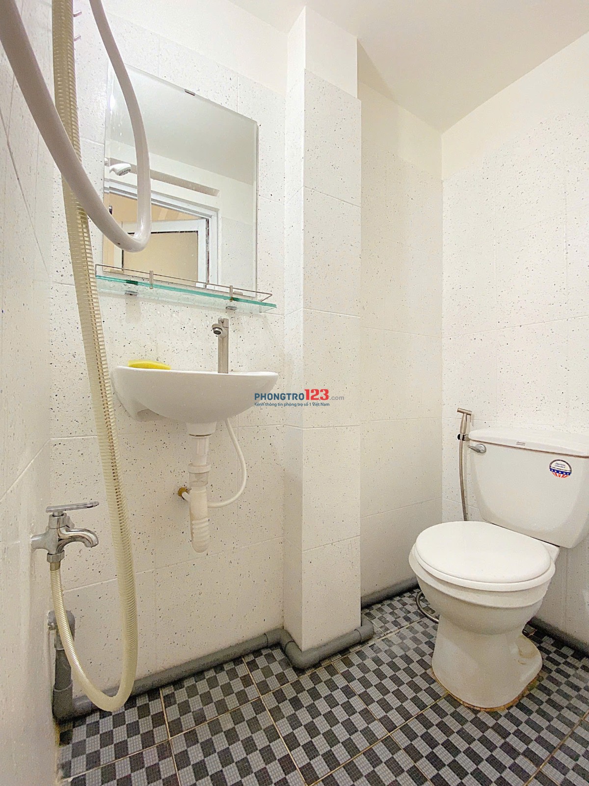 NGAY PHAN XÍCH LONG - STUDIO KO GIỚI HẠN NGƯỜI Ở . Giá chỉ : 4.500.000 Phan Xích Long, P2