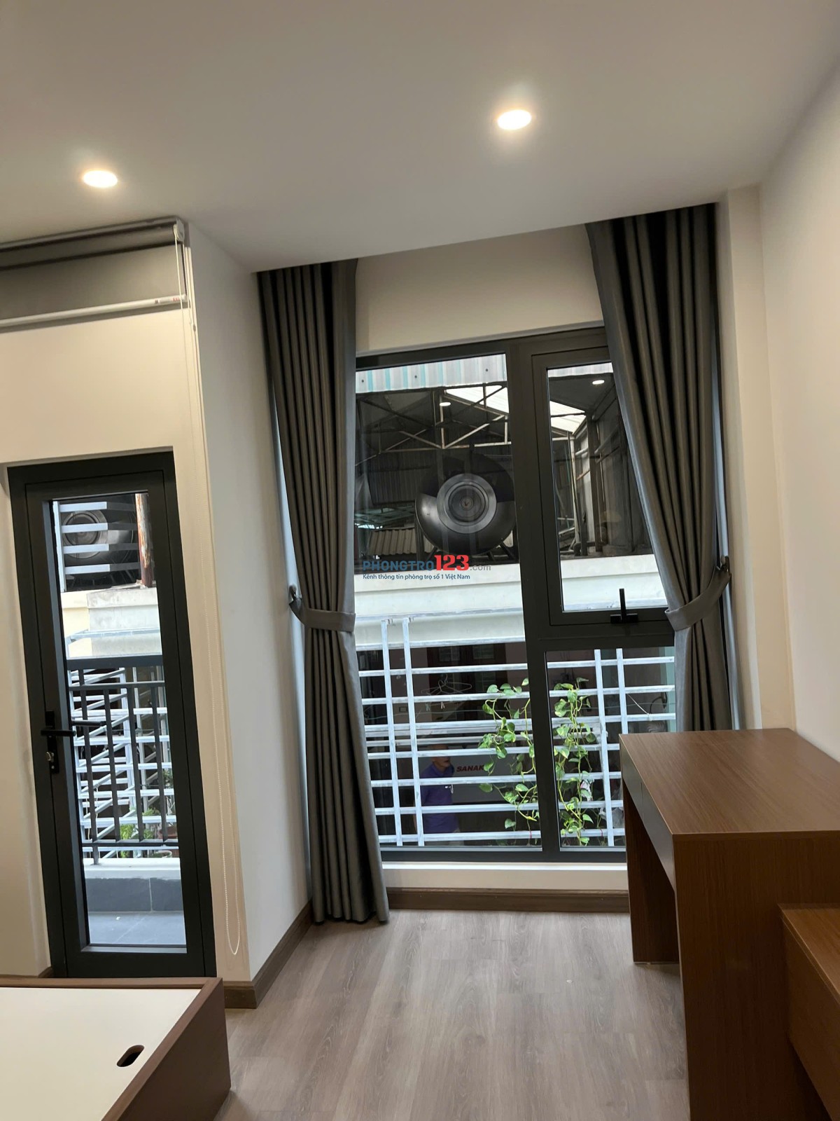 Mã 201 - Ngõ 148 Trần Duy Hưng - tòa nhà mới tinh - mặt đường to