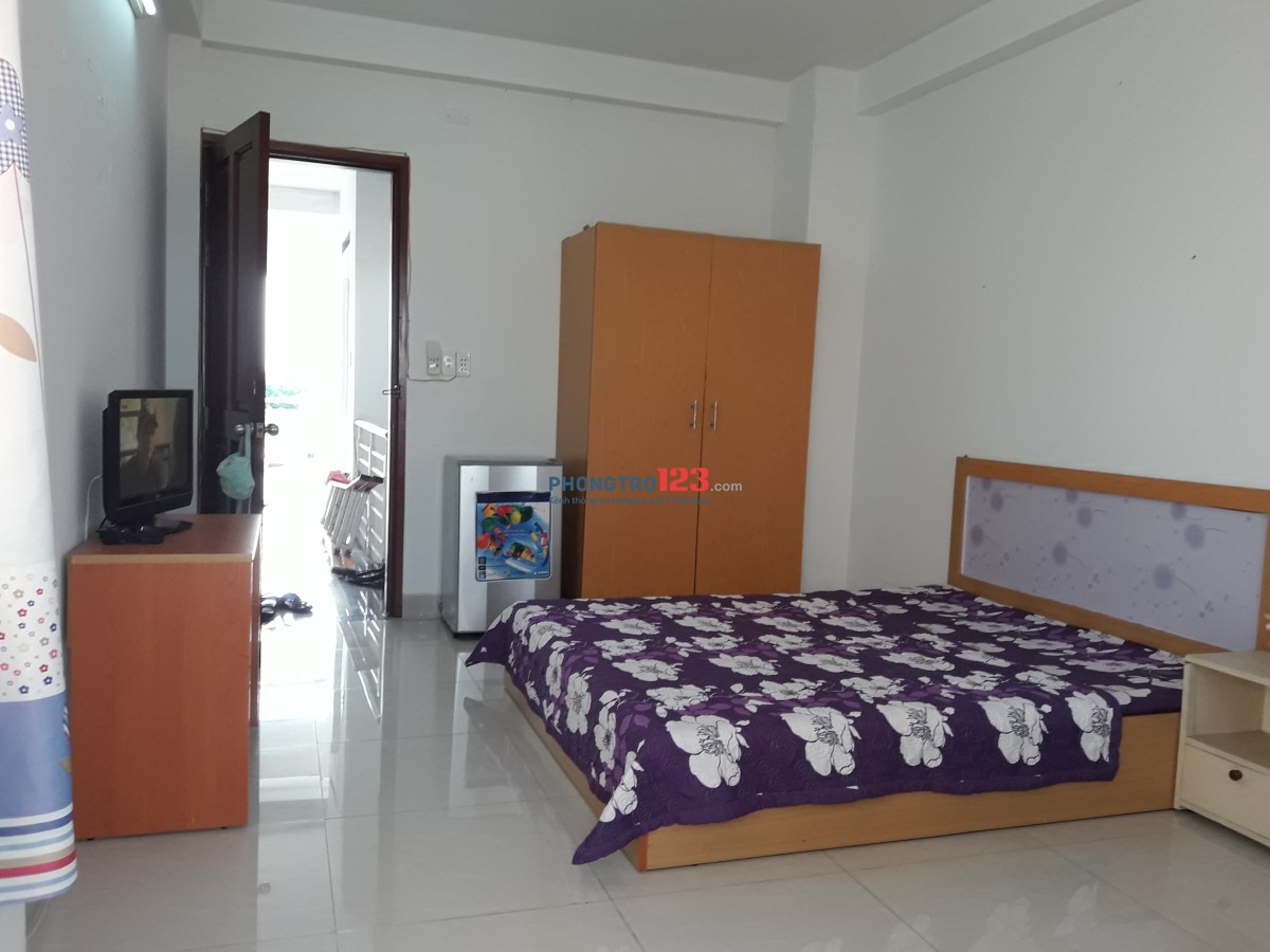 Phòng Studio 28 m2, bancol thoáng mát,. giờ tự do. 4tr/th Q Tân bình.