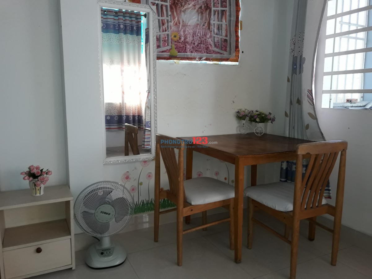 Phòng Studio 28 m2, bancol thoáng mát,. giờ tự do. 4tr/th Q Tân bình.