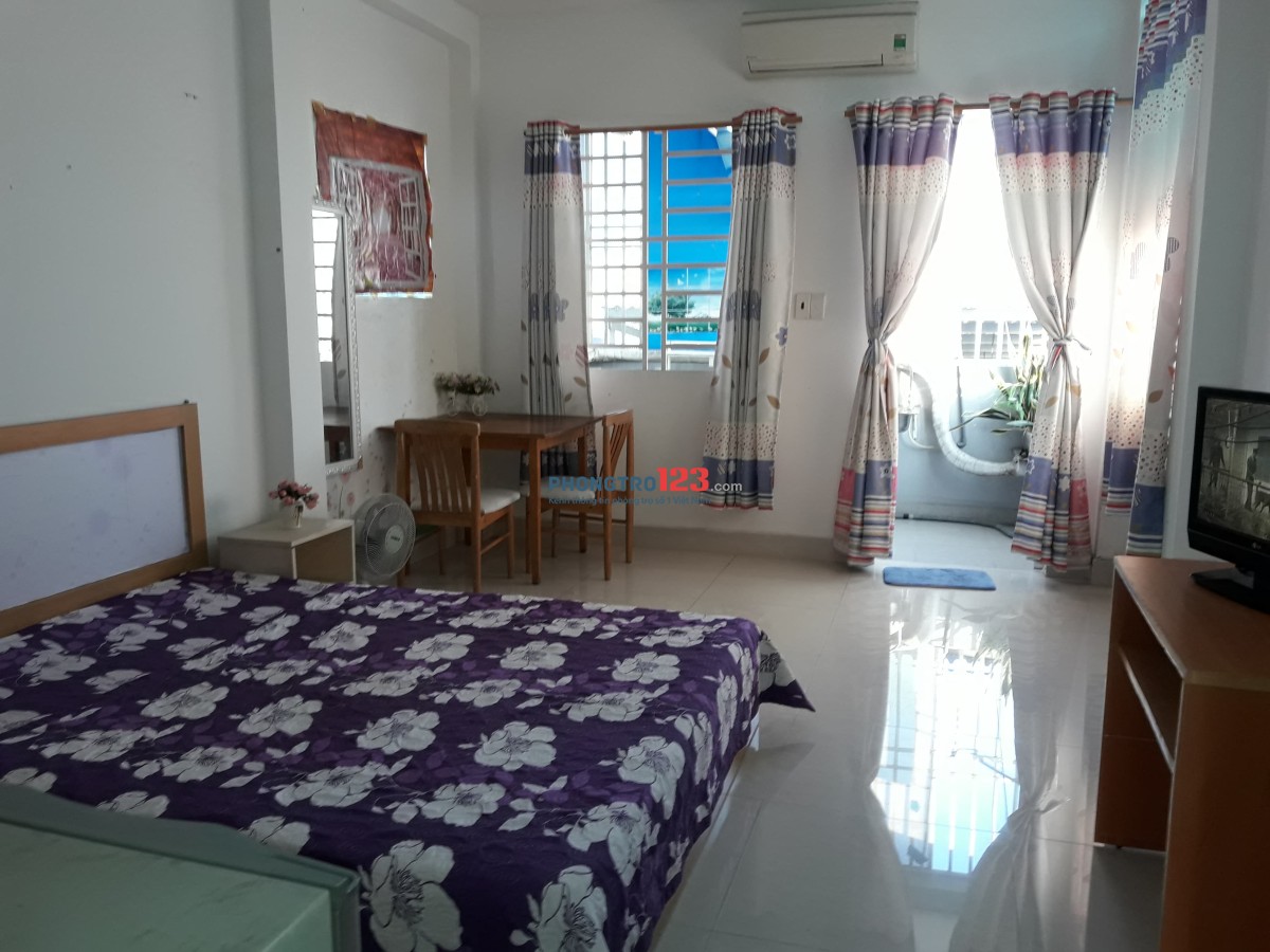 Phòng Studio 28 m2, bancol thoáng mát,. giờ tự do. 4tr/th Q Tân bình.