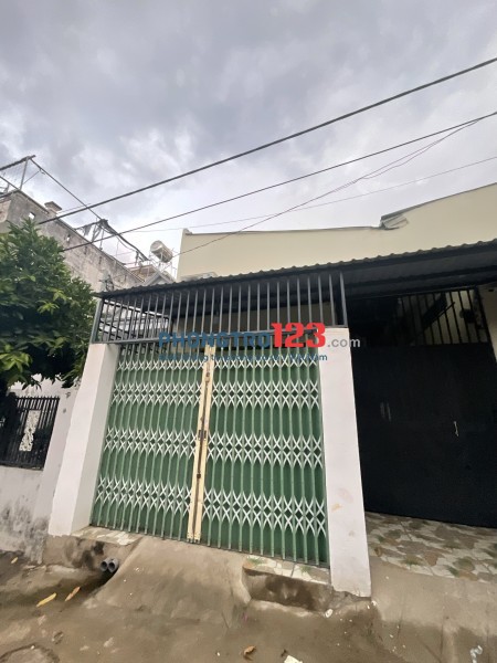 PHÒNG CAO CẤP GIÁ BÌNH DÂN MẶT TIỀN HẺM MÁY LẠNH - CỬA VÂN TAY - NƯỚC NÓNG NĂNG LƯỢNG