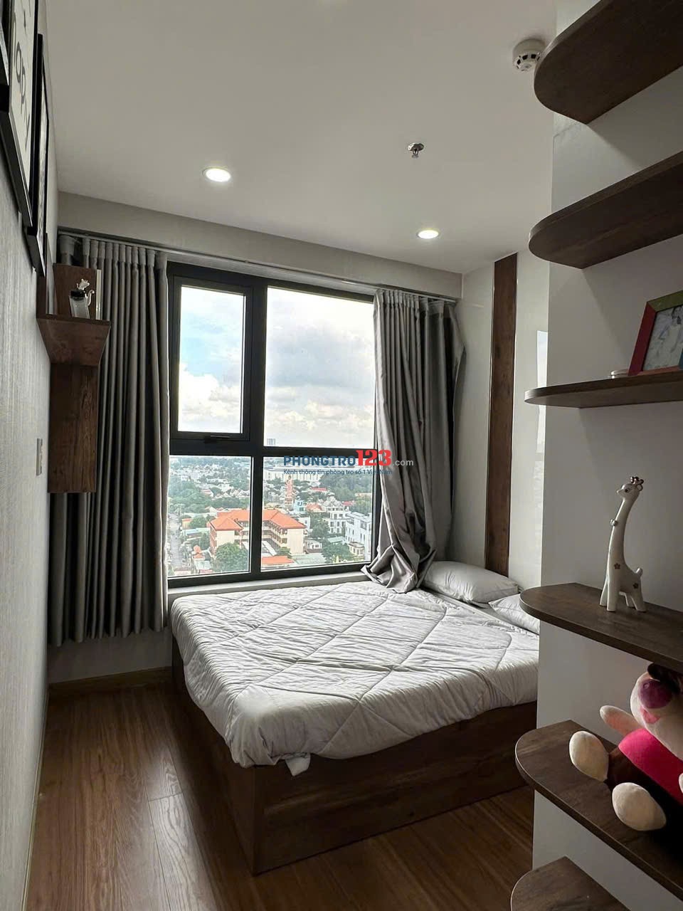 SaiGon Pearl - Nguyễn Hữu Cảnh, Nằm ngay khu căn hộ cao cấp, toà nhà Opal, thuộc Sai Gon Pearl