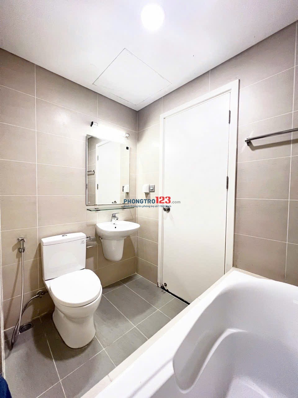 CHO THUÊ PHÒNG MASTER FULL NỘI THẤT - CC LUXGARDEN