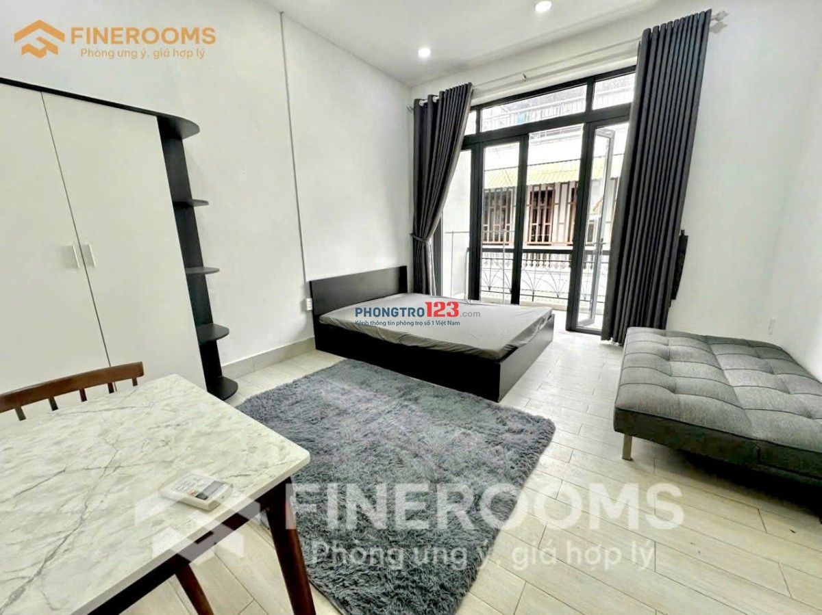 CĂN HỘ FULL NỘI THẤT BAN CÔNG MÁY GIẶT RIÊNG GẦN SÂN BAY