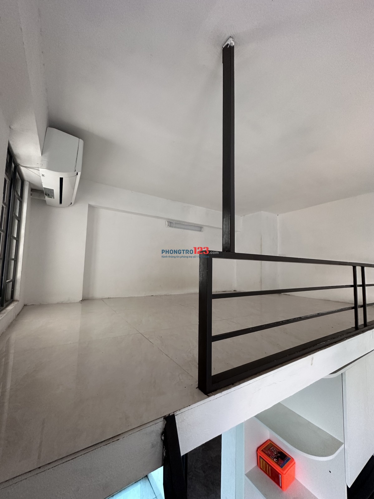 Chính chủ cho thuê phòng tại ngõ 82 phố Mễ Trì Hạ, vị trí đẹp, full đồ