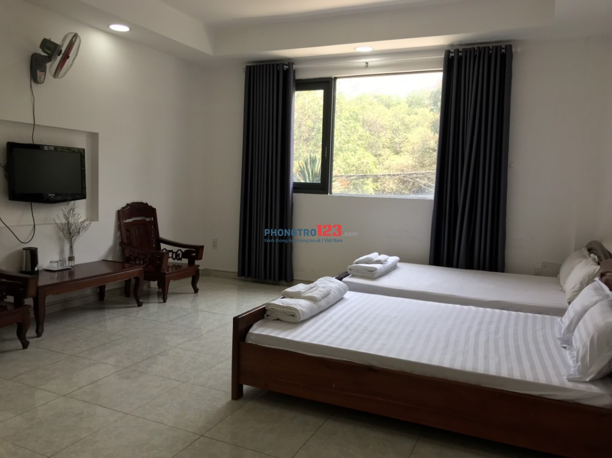 PHÒNG KHÁCH SẠN Ở THÁNG GIÁ RẺ - KẾ BIGC GO - DĨ AN, LINH XUÂN