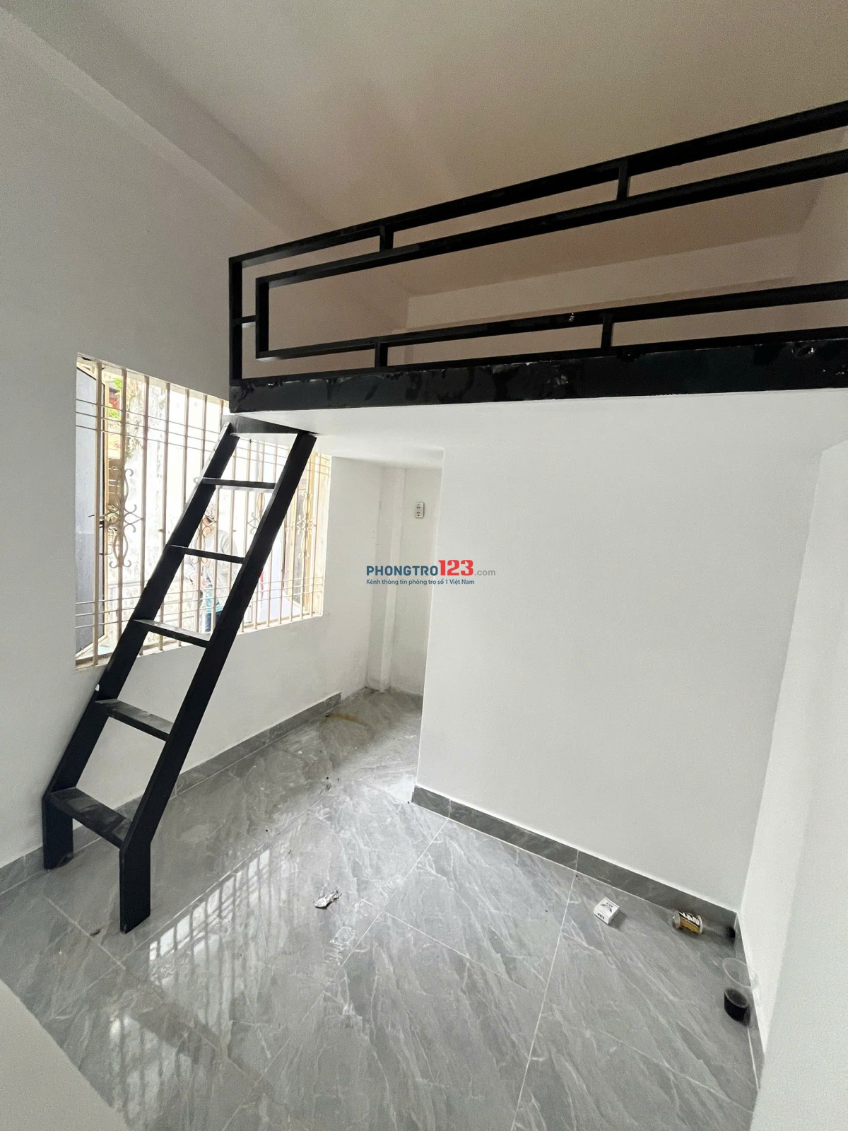 NEW 1000%!! Phòng gác lửng ngay Ngã 4 Hàng Xanh - giá chỉ từ 3,8tr - 2p đi ĐH Hutech