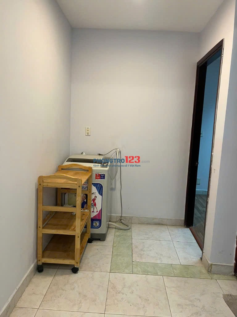 Chung Cư Mỹ Vinh, Nguyễn T Minh Khai, Q3 - Rộng 83m2 có 2p ngủ, 1wc, tầng cao, thoáng ,ban công