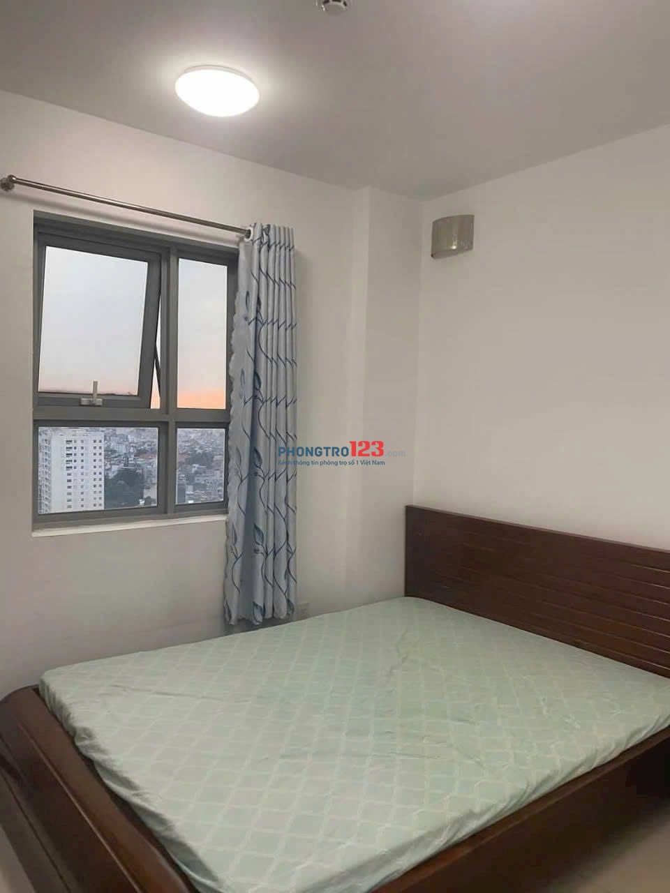 Chung cư Nguyễn Phúc Nguyên, quận 10, QUận 3, gần rạch Bùng Binh đi vô