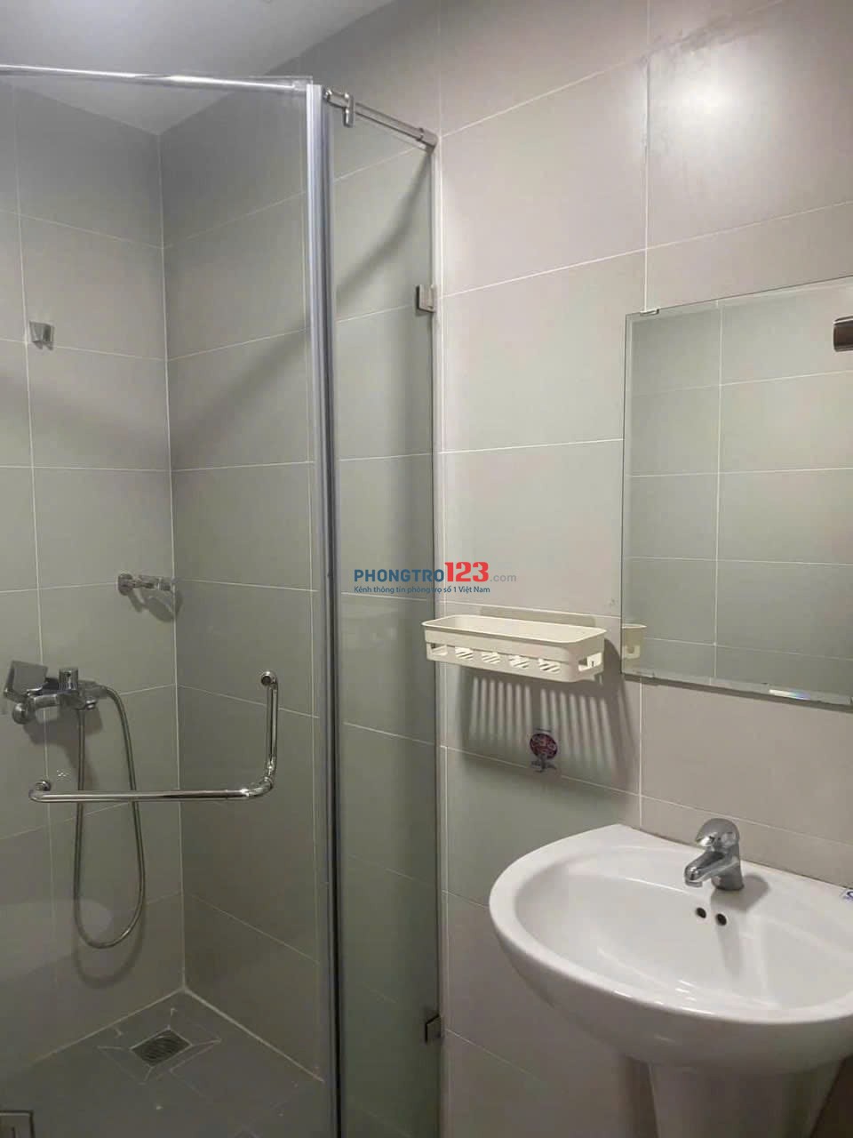 Chung cư Nguyễn Phúc Nguyên, quận 10, QUận 3, gần rạch Bùng Binh đi vô