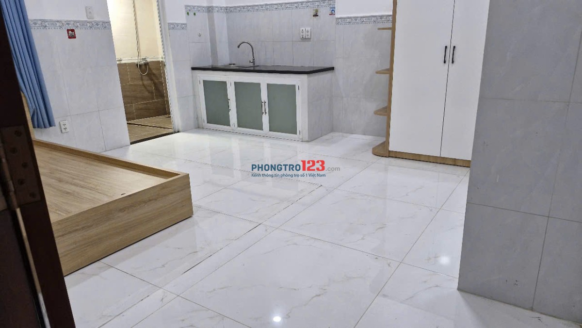 PHÒNG TRỌ ĐỐI DIỆN KS 5 SAO TÂN SƠN NHẤT MỚI XÂY RẤT ĐẸP - GẦN CV HOÀNG VĂN THỤ. GIÁ 5TR BAN CÔNG