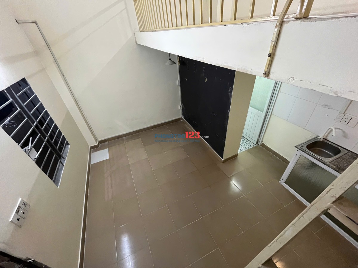 Phòng gác cao 3tr ngay Vincom Phan Văn Trị