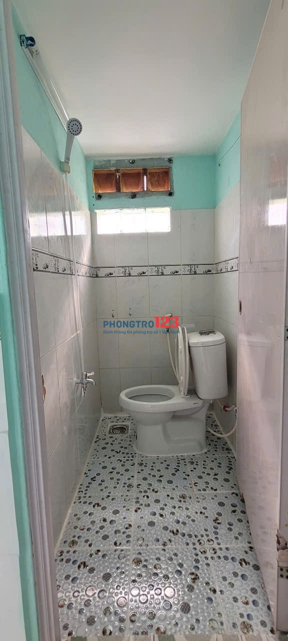 Chính chủ thuê phòng trọ: Tân Hòa Đông, P14, Q6. TPHCM. Giá: 2triệu/tháng. LH. C.Thu :0918410614.