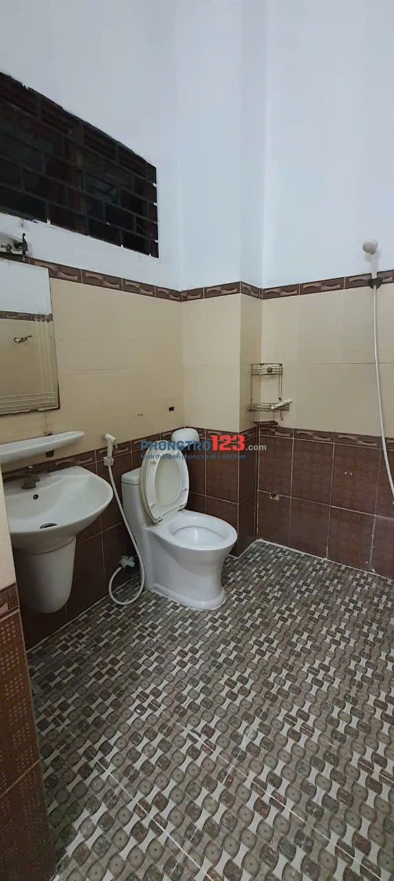 Phòng Share nhà nguyên căn 3tr bao điện nước