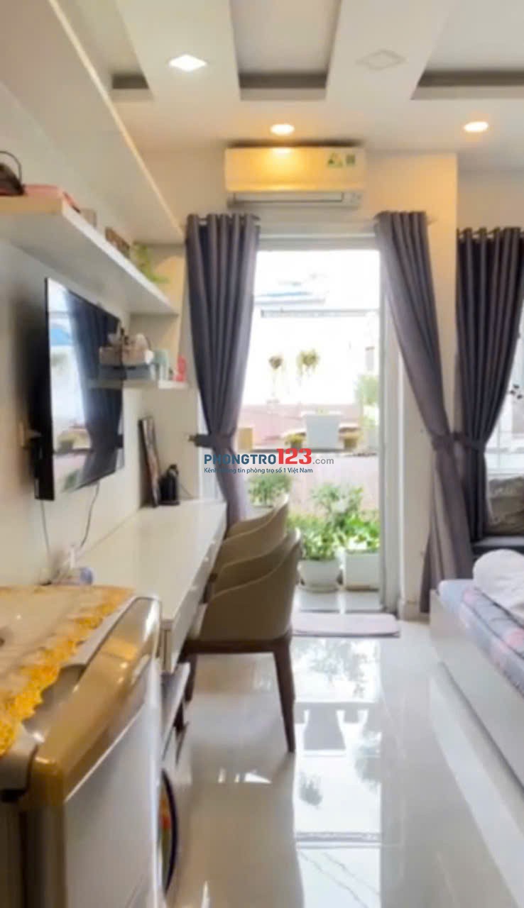 Cho thuê căn hộ quận 3 - Full NT - Ban công cửa sổ lớn - đường hai bà trưng